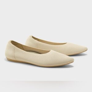 Arromic Nude Pointy Toe Flats
